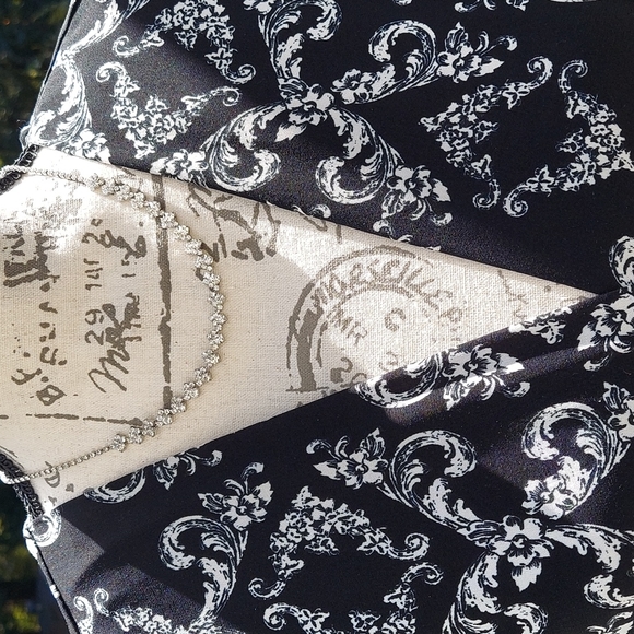 WHBM Medium size top with loose short sleeves - Picture 3 of 5